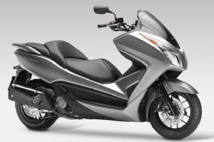 ���� 2013 NSS300 Forza
