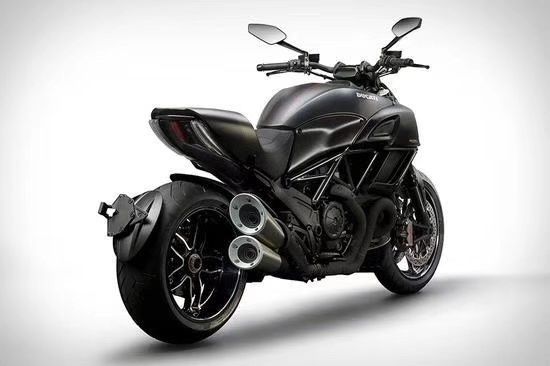 �ſ���Diavel Carbon ��ħ�� - ̼�˰桭