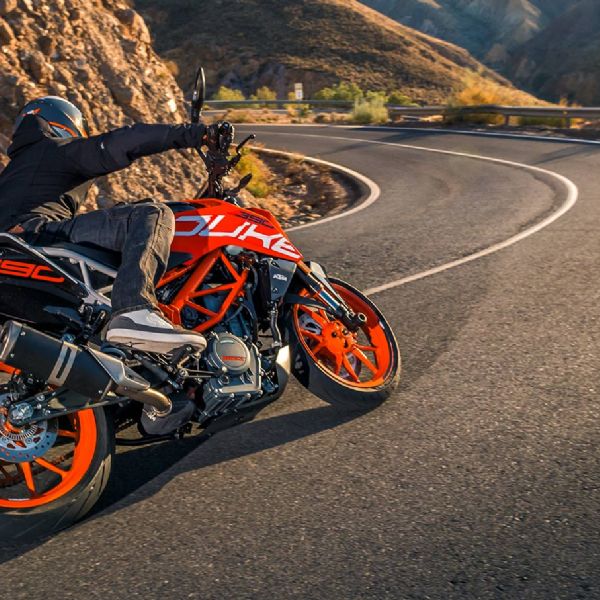  390DUKE �ɶ�����