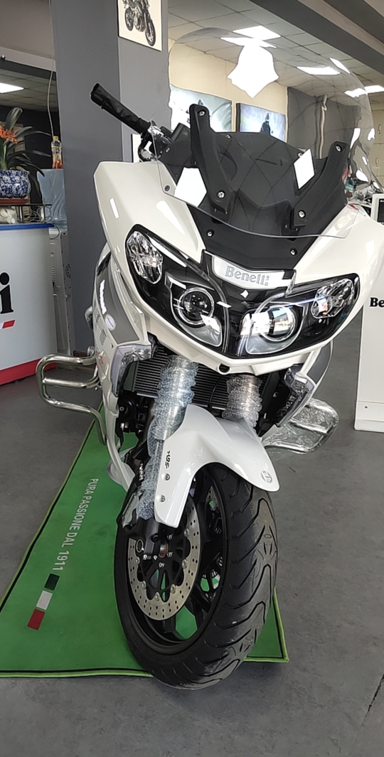  ��������Ѳ600