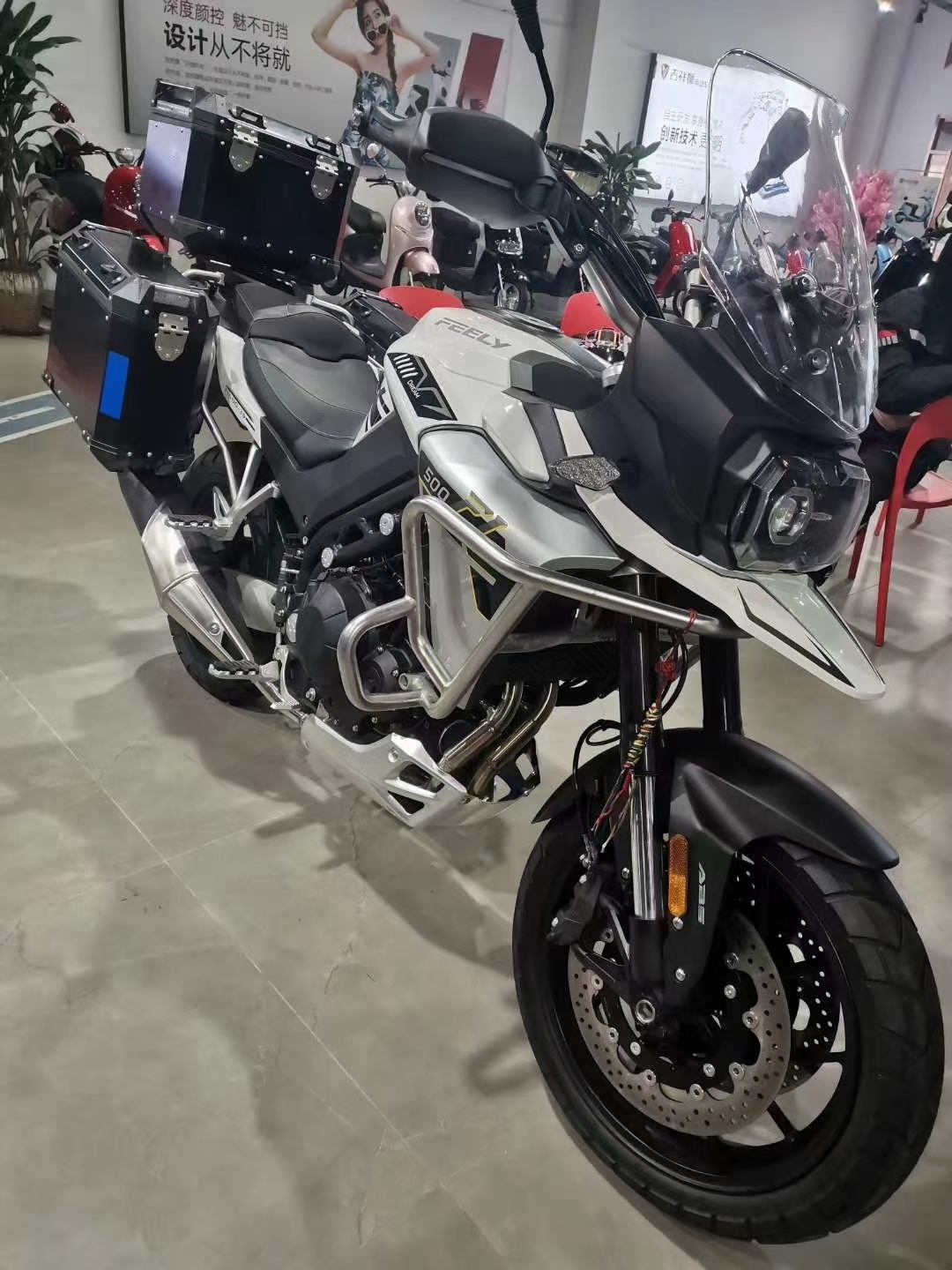 �¿����� ����500����Ħ�г� ˮ��˫��