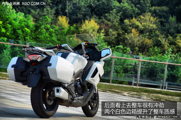����2016��650TR-G��һ������߶˵����ó������ͬ���ֵ�650TR��������Ϊ�������������������ƣ������������ϸ��˸о����Ӱ�������ȫû��һ�����������֡�����ɽկ���������������ĸо����������ƴ��ֵ�������������2016��650TR-G�����ǡ�һλ����ֵ����ʿ����