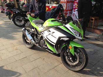 ��Դ�� ս�� 3�� ���� Ħ�г������ܳ� 350CC˫�׵���ˮ�� �ֻ�