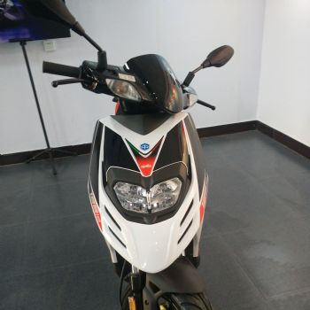 15�������̨�� ��������̤�� SR MOTARD125 ʮ�ܡ�