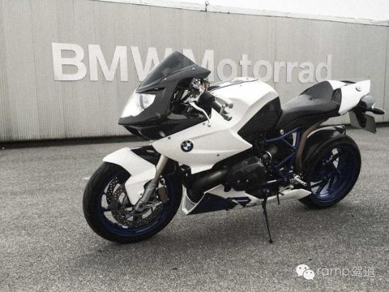 �ұ�һǧ�߰�̨BMWĦ�г���Χ�ˣ������һ�£�