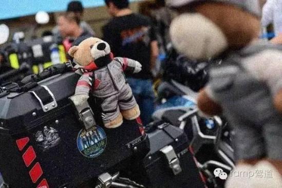 �ұ�һǧ�߰�̨BMWĦ�г���Χ�ˣ������һ�£�