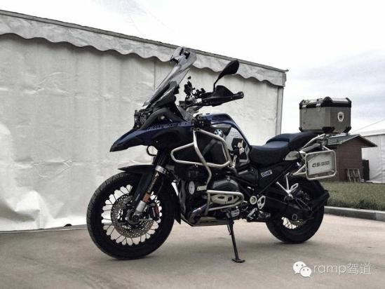 �ұ�һǧ�߰�̨BMWĦ�г���Χ�ˣ������һ�£�