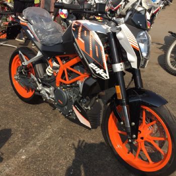 KTM DUKE390