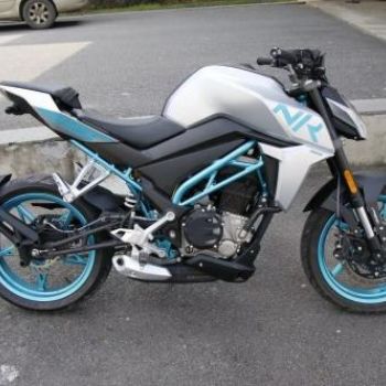 ����250