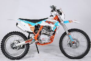 ����  T4