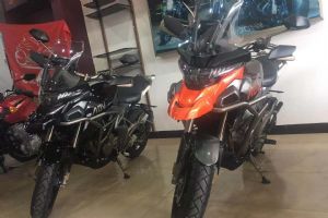 ��������310T��ţĦ�����׵�����